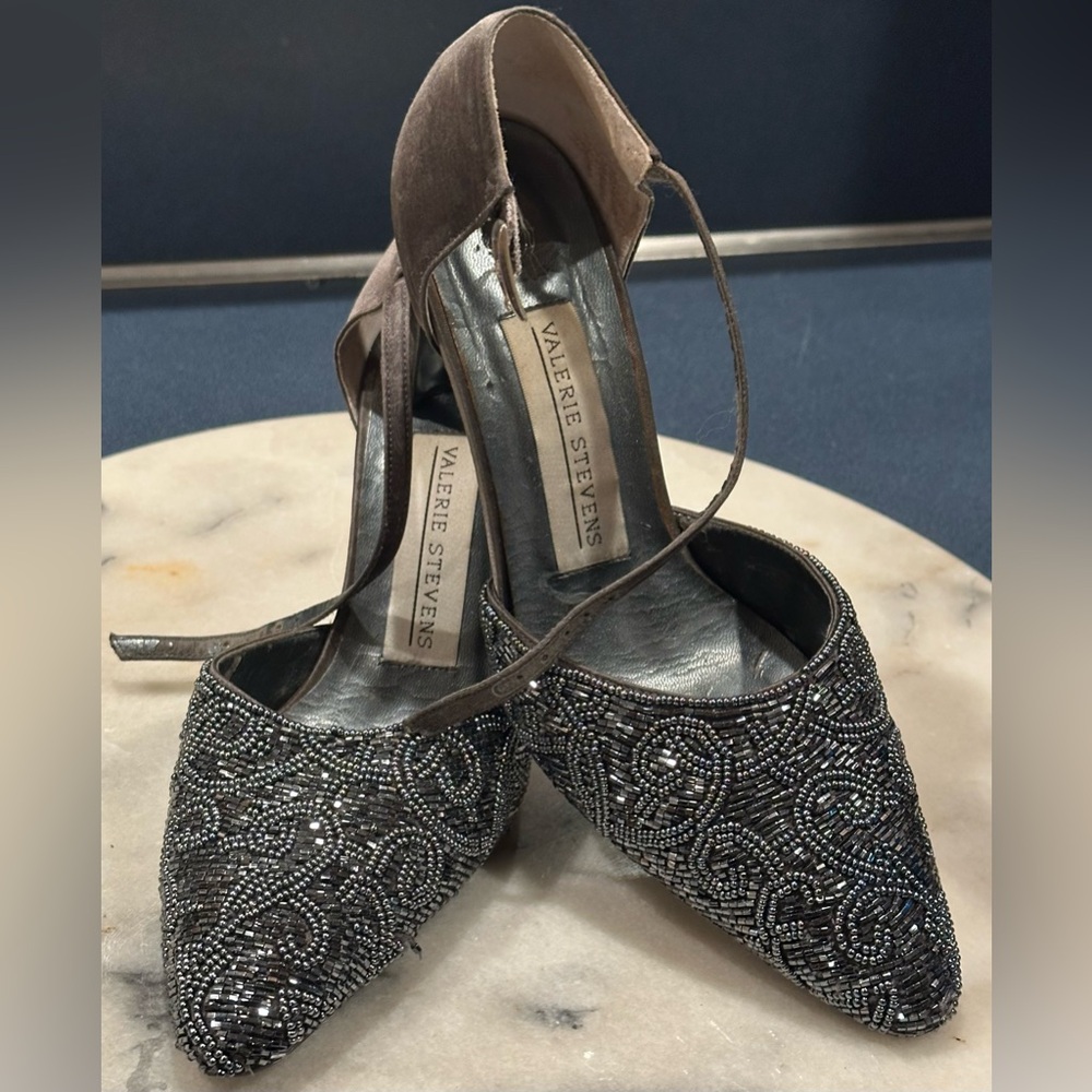 VALERIE STEVENS Gray Satin & Gray Beaded D’orsay Heels Festive Holiday Sz 6M